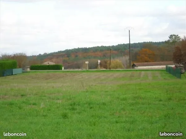Terrain à construire 2055 m2 barbaste lieu dit le béas