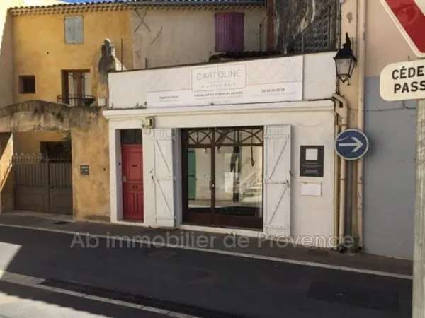 Immeuble commercial 2 pièces