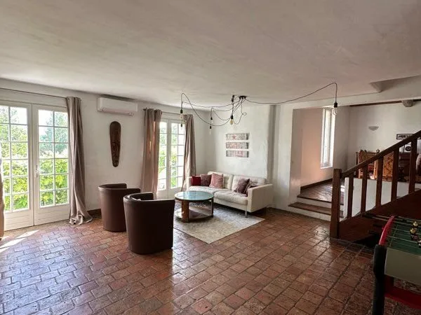 Juziers - Maison bord de Seine + 2 studios (2 000 /mois) - Testez-la sur Airbnb avant d'acheter