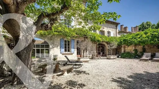 Maison 6 pièces 285 m²
