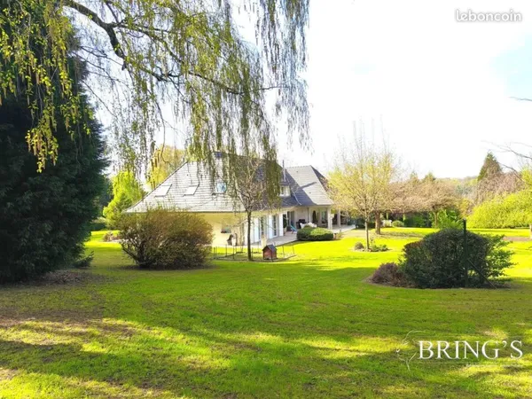 Propriété 10 pièces 353 m²