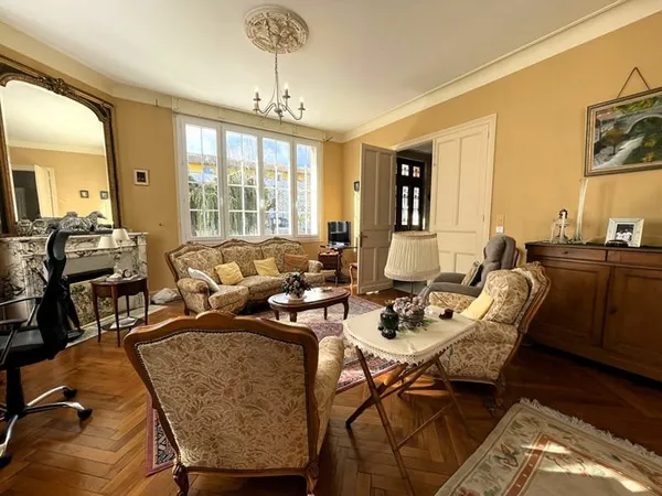 Maison de ville - avec ascenseur - AGEN - 246m²