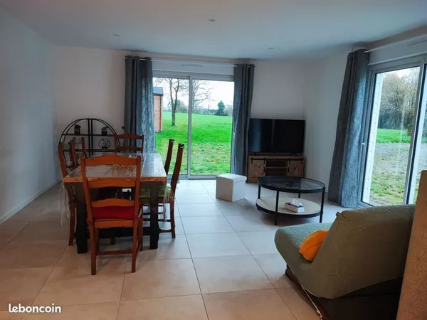 Grande chambre en colocation - maison neuve avec jardin