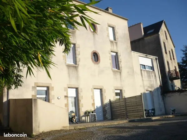 T2 rénové - terrasse plein sud - parking - le relecq-kerhuon