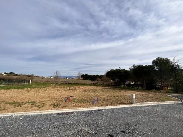 Terrain 601 m²