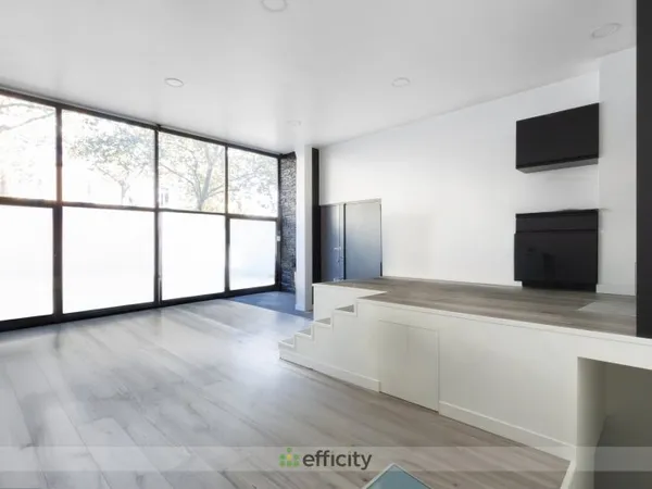 Vends local commercial rénové en 2023 - 65m² - Paris 16ème