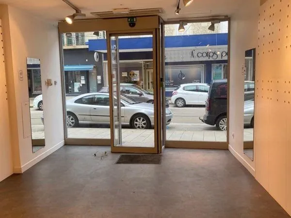 Local commercial centre-ville