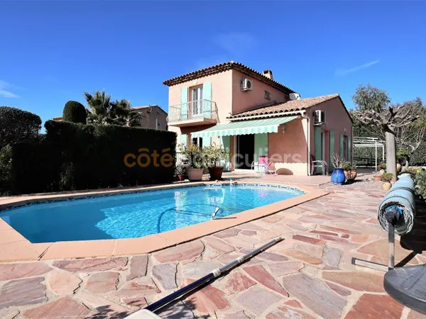 Boulouris Villa 125m² 4 pièces avec piscine sur terrain 709m²