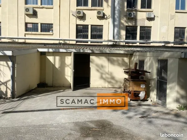 Local industriel 643 m²
