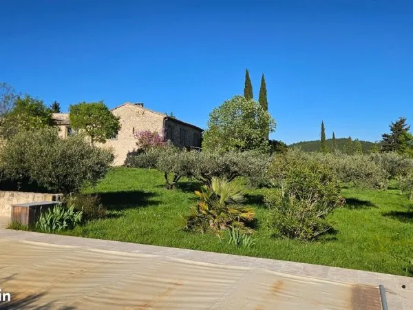 Mas 9 pièces 250 m²