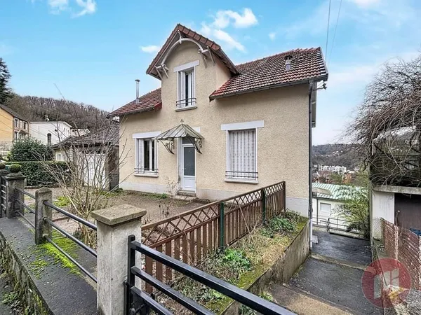MAISON COMPOSEE DE 2 APPARTEMENTS