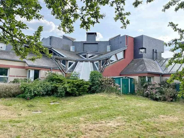 Maison 10 pièces 320 m²