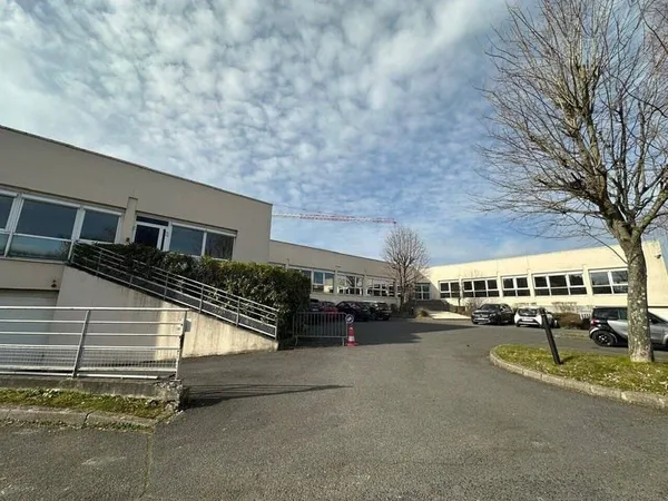 Bureaux 1067 m²