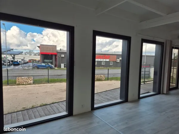 Bureaux 55 m² lumineux zone pro