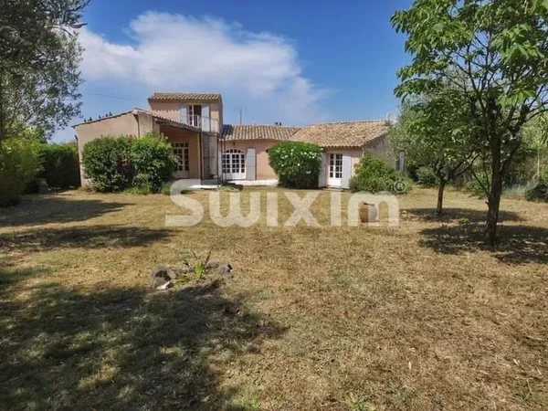Villa d'architecte au calme et sans vis-à-vis.