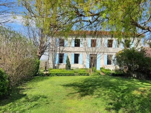 Maison Saint Thomas De Conac 6 pièce(s) 177m2