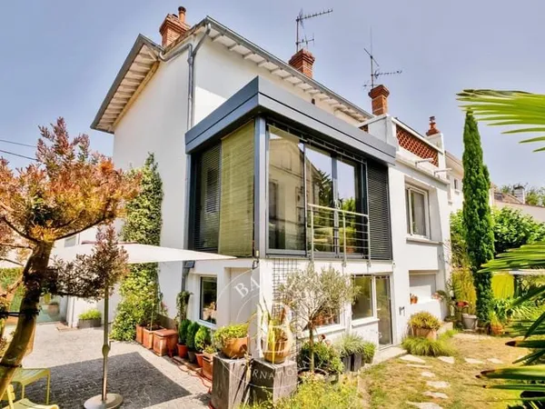 Le Bouscat - Barrière du Médoc - Maison de 158 m² - Jardin - Garage
