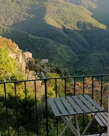 Apartement a vendre a Sigale alpes maritimes