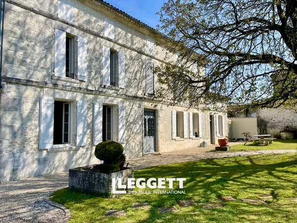 Maison 8 pièce(s), COGNAC