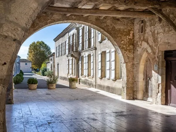 Maison 10 pièces 330 m²