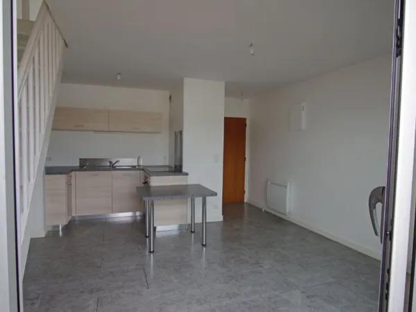 A LOUER T2 Duplex à CHOLET quartier GLISSEO