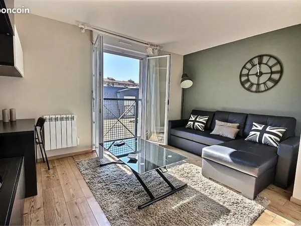 Studio, 24 m² quartier saint genès au calme