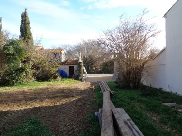 Terrain en individuel 351 m²