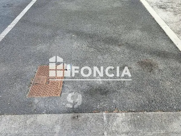 Stationnement Location Saint-Fargeau-Ponthierry   70€