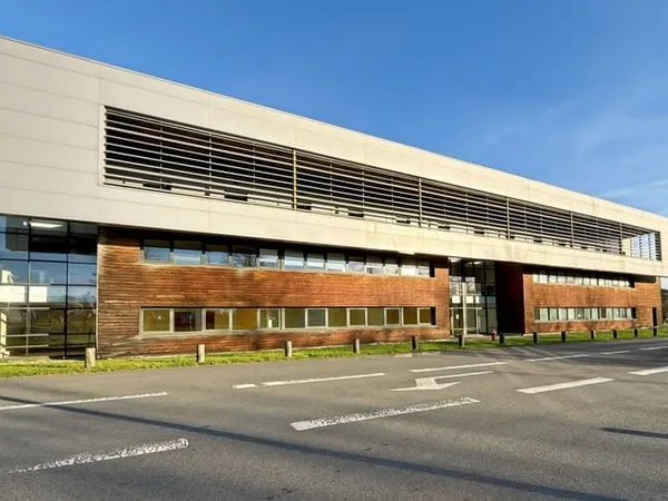 Bureau et espace de travail Location Saint-Jean-de-Braye   3250€