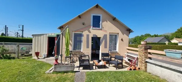 MAISON 5 CHAMBRES AU CALME-PROCHE FORGES LES EAUX-JARDIN, GARAGE, MAISON D'ÉTÉ