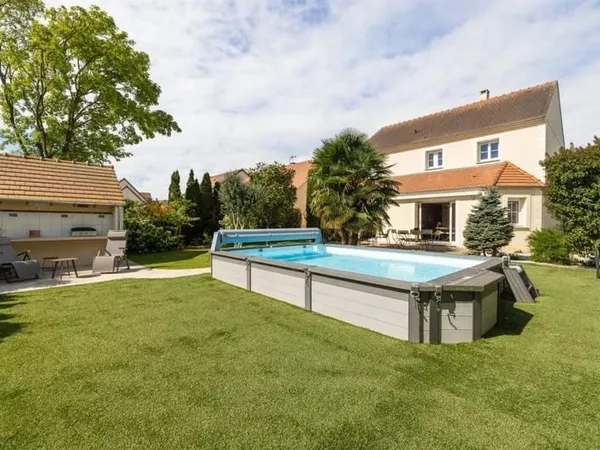 Maison de 6 pièces de 155 m² à Mandres-les-Roses