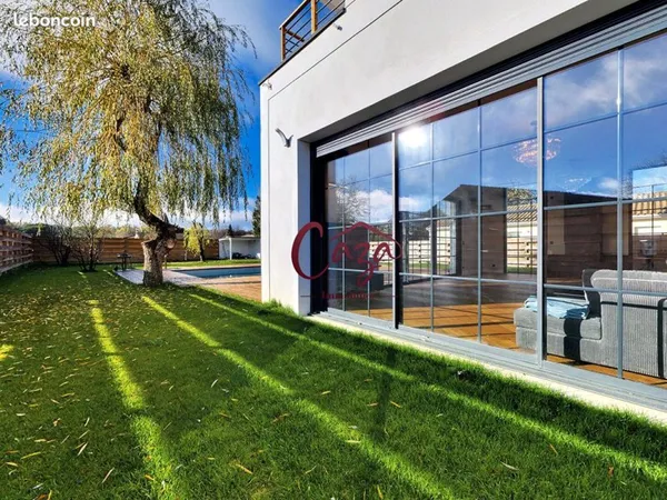 Maison 6 pièces 215 m²
