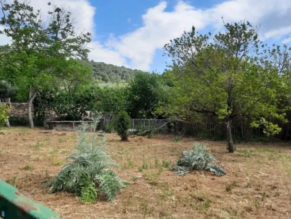 Vends terrain constructible 642m² - Oupia