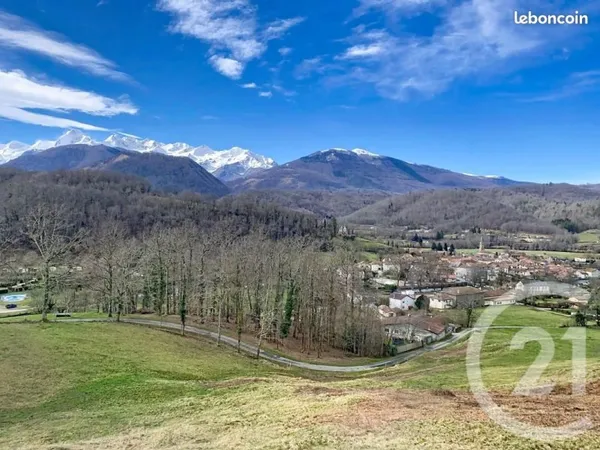 Terrain 16 235 m² Oust