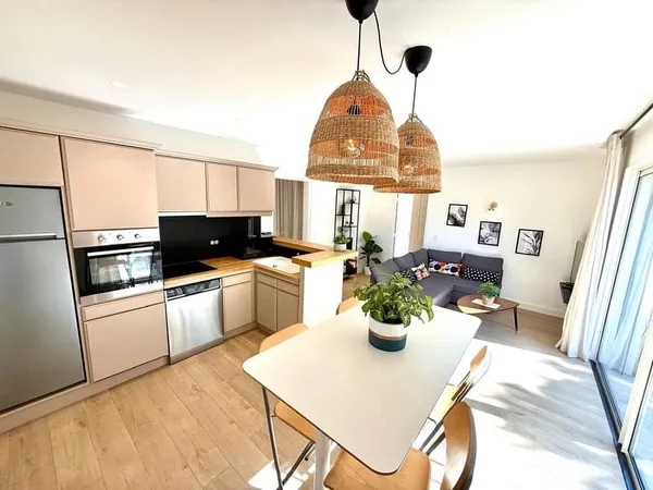 APPARTEMENT 3 PIÈCES 56M2 AVEC GARAGE CENTRE VILLE