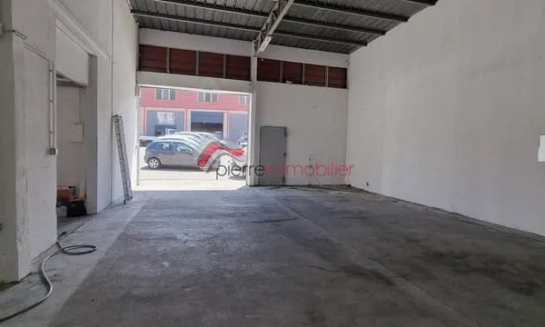 LOCAL D'ACTIVITÉ 190 m2 ZONE INDUSTRIELLE SAINT-PIERRE