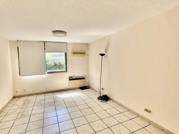 LOCAL MÉDICAL 20M2 - 13013 MARSEILLE