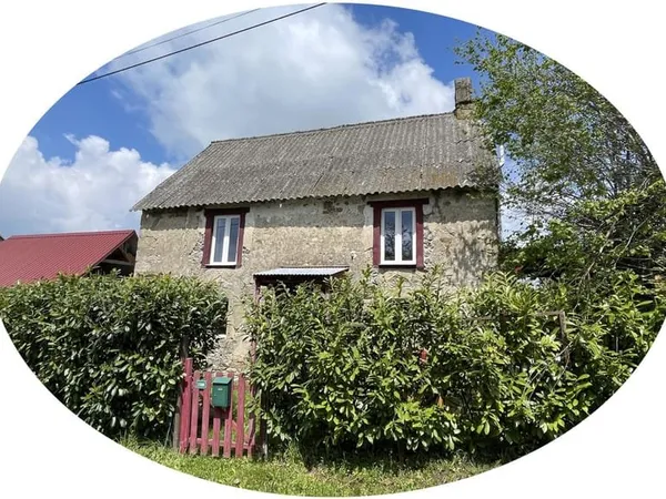 Auv 1143 : Maison habitable, dépendances, ruine, jardin, calme, 440m2.