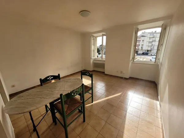 AUCH basse ville studio non meublé