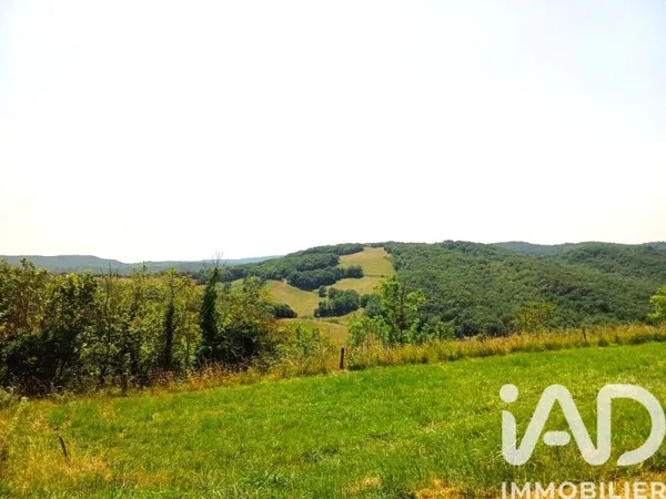 Terrain 1043 m²