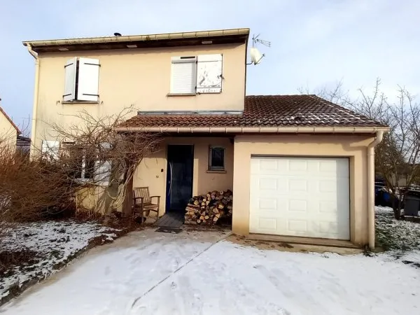 Maison Indépendante avec Jardin et Garage