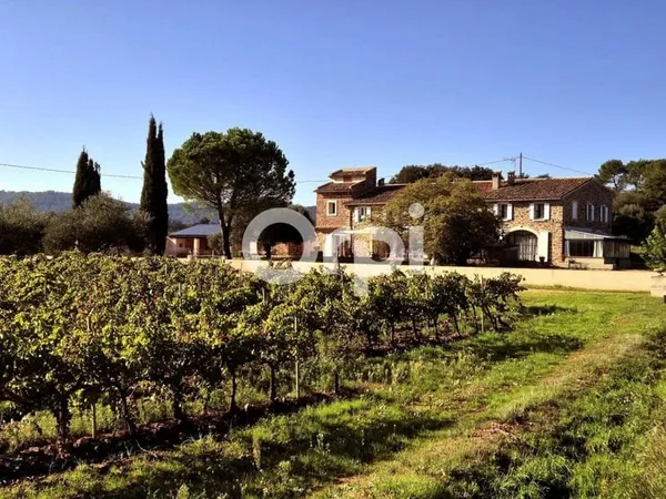 À Vendre - Var- Propriété de caractère - 3 hectares- Bastide provençale avec dépendances, vue panora
