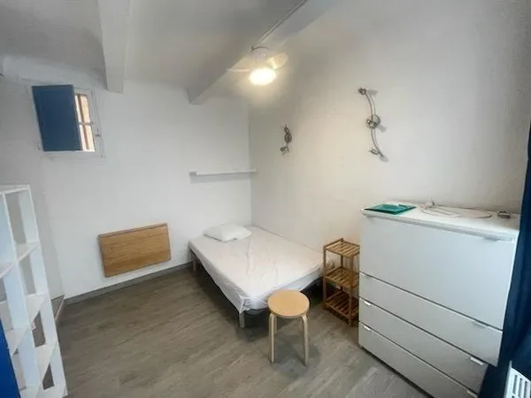 Studio 1 pièce 14 m²