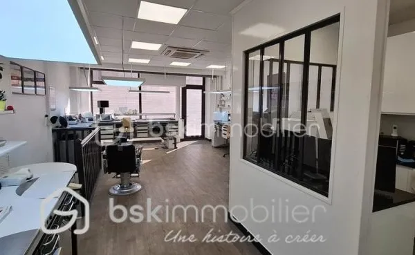 MUR DE BOUTIQUE - LEVALLOIS-PERRET