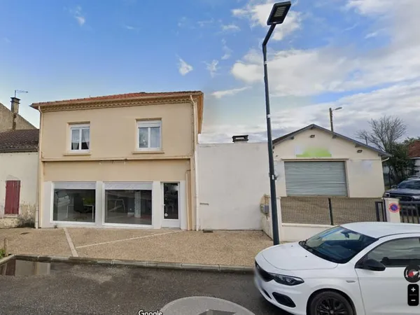 La Croix Blanche, entre Agen et Villeneuve sur Lot, bureaux de 61 m² pour activité artisanale, profe