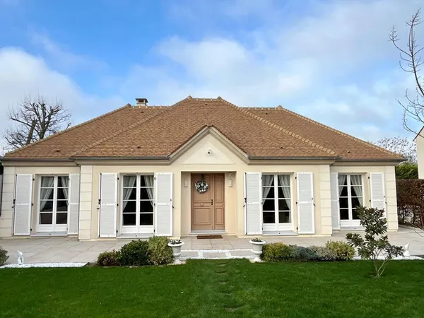 Maison 120m² de plain-pied à vendre sur la commune de L'Isle Adam - 5 pièces