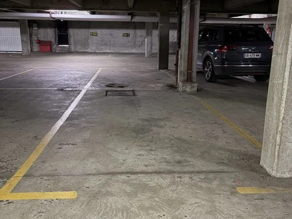 Place parking sécurisée