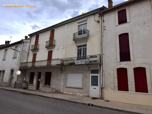 Maison de village 2 Faces - 5 chambres - Terrasse/véranda et grand garage - AXAT bord de l'eau - Pet