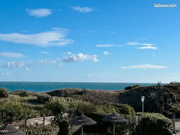 Bel appartement CAP D'AGDE face Mer sur les falaises climatisé grande terrasse sud