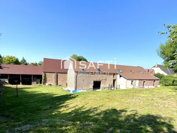 Longère 180 m² - 3 ch - Dépendances - Grand terrain - Charme et potentiel